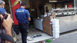 Adana'da kafeye sipariş baskını : 2 yaralı