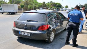 Adana'da park halindeki otomobilin sürücüsü ölü bulundu