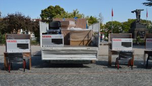 Afyonkarahisar'da 3 bin 94 öğrenciye televizyon ve çalışma masası dağıtılacak 