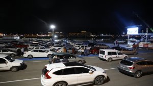 Afyonkarahisar'da ilk kez gerçekleştirilen arabada konser etkinliğine ilgi