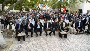 AK Parti'li Turan, partisinin Bayramiç İlçe Kongresinde konuştu: