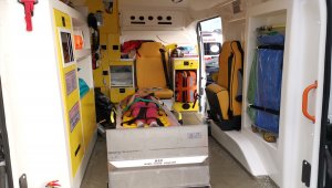 Anadolu Otoyolu'nda otomobil kamyona çarptı: 1 ölü, 4 yaralı