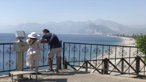 Antalya sahillerinde yoğunluk