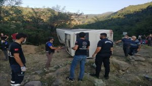 Artvin'de maden işçilerini taşıyan otobüs devrildi: 1 ölü, 15 yaralı