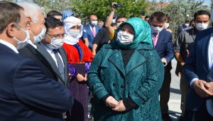 Bakan Zehra Zümrüt Selçuk, Afyonkarahisar'da huzurevi açılışında konuştu: