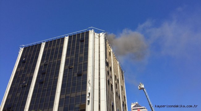 Beşiktaş'ta iş merkezinde yangın 