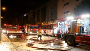 Beylikdüzü'nde fabrika deposunda yangın çıktı