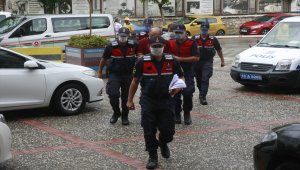 Bursa'da altın görünümlü heykellerle dolandırıcılık yapan iki kişi yakalandı