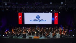 Cemal Reşit Rey Senfoni Orkestrası, Harbiye Açıkhava'da konser verdi