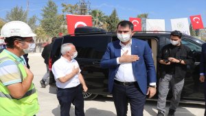 Çevre ve Şehircilik Bakanı Kurum, millet bahçesinde incelemelerde bulundu: