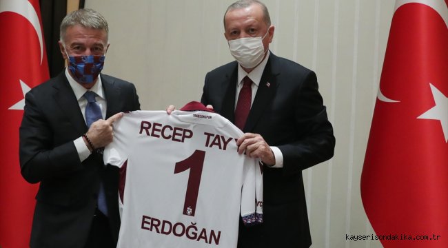 Cumhurbaşkanı Erdoğan, Trabzonspor Futbol Kulübü heyetini kabul etti
