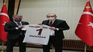 Cumhurbaşkanı Erdoğan, Trabzonspor Futbol Kulübü heyetini kabul etti