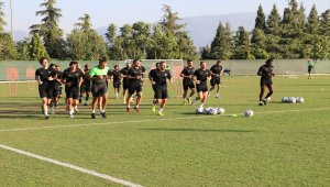 Denizlispor Teknik Direktörü Prosinecki: "1-2 pozisyonda daha arayışımız devam ediyor"