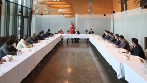 Dışişleri Bakanı Çavuşoğlu, Senegal'de iş insanlarıyla görüştü