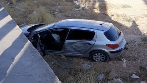Elazığ'da otomobil ve motosiklet çarpıştı: 3 yaralı 