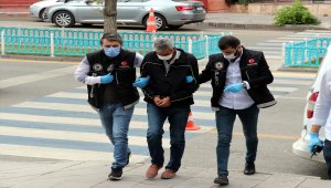 Erzurum'da aracında 61 kilo 750 gram eroin bulunan emekli polis adliyeye sevk edildi