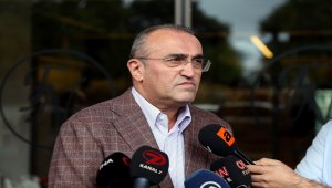 Eski başbakanlardan Mesut Yılmaz'ın hastanedeki tedavisi sürüyor