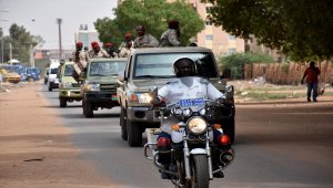 Eski Sudan Cumhurbaşkanı Beşir'in yargılandığı "1989 darbesi" davası 6 Ekim'e ertelendi
