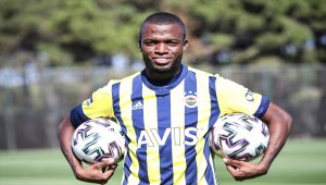 Fenerbahçe'nin yeni transferi Valencia: "Çok mutluyum, büyük bir kulübe geldim"