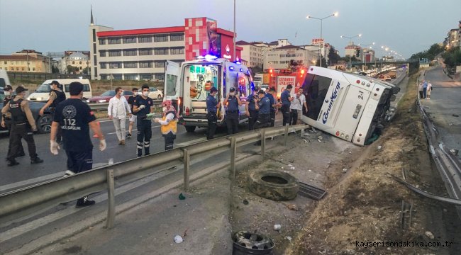 GÜNCELLEME - İstanbul'da yolcu otobüsü devrildi: 9 yaralı
