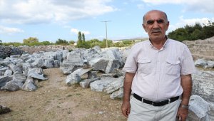 Hadrian Tapınağı kazısında arkeologlar "parçaları birleştirerek" geçmişe ışık tutuyor