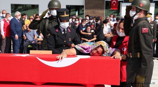 Hakkari'de araç kazasında şehit olan askerin cenazesi Kastamonu'da defnedildi
