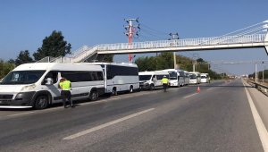 İşçi ve personel taşımacılığı denetimlerinde 698 araç trafikten men edildi
