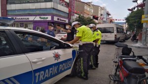 Isparta'da, kontrolde sigara içen kişiye maske kuralını ihlalden ceza 