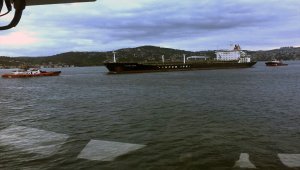 İstanbul Boğazı'nda makine arızası nedeniyle sürüklenen tanker kurtarıldı