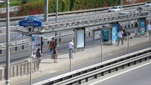 İstanbul'da Kovid-19 tedbirlerine ilişkin yeni toplu ulaşım kurallarına genel olarak uyuluyor