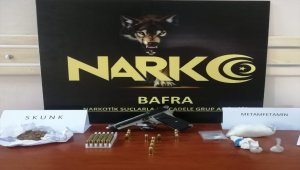 İstanbul&#39;dan uyuşturucu getiren iki şüpheli Samsun&#39;da yakalandı