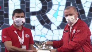 ISUBÜ'lü öğrencilerin 2 projesi TEKNOFES'te birinci oldu