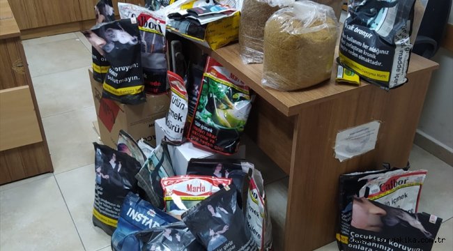 İzmir'de kaçak 31 kilogram tütün ile 10 şişe etil alkol ele geçirildi