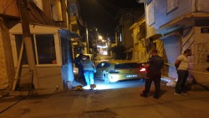 İzmir'de silahlı kavga: 1 ölü, 3 yaralı