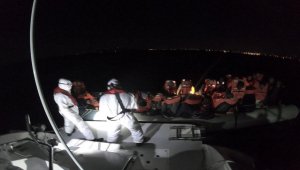İzmir'de Türk kara sularına geri itilen 40 sığınmacı kurtarıldı