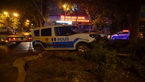 Kahramanmaraş'ta kaza yapan ekip aracındaki 2 polis yaralandı