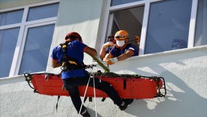 Karabük'te "habersiz deprem tatbikatı" yapıldı