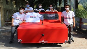 Karaelmas Teknoloji Takımı ürettikleri otonom araçla Robotaksi Yarışlarına damga vurdu