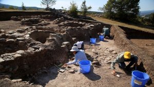 Kastamonu'da Kahin Tepe kazısında eski döneme ait tapınak bulundu