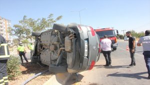 Kilis'te otomobil ile hafif ticari araç çarpıştı: 5 yaralı