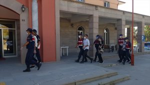 Kırşehir'de Kovid-19 dezenfektesi bahanesiyle girdikleri evi soyan zanlılar tutuklandı