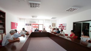 KKTC Başbakanı Tatar'dan Türk Kızılaya ziyaret