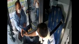 Kocaeli'nde otobüs şoförü içinde 6 bin lira olan cüzdanı sahibine teslim etti
