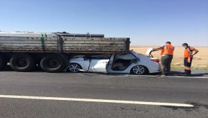 Konya'da otomobil, tıra arkadan çarptı: 1 ölü, 4 yaralı
