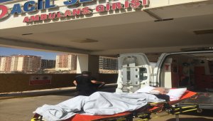 Koronavirüsü yenen 95 yaşındaki hasta alkışlarla taburcu edildi
