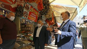 Kovid-19 nedeniyle hastanede yatan 80 yaşındaki kadın 72 saat içinde 5 düğüne gitmiş