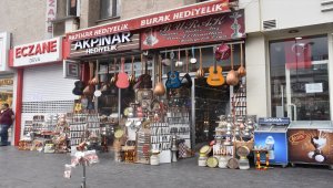 Kovid-19 olmasına rağmen dükkan açan esnaf, KYK yurduna yerleştirildi
