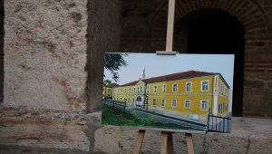 Kuzey Makedonya'da "Fotoğraf ve Resim Arasında Çarşı" sergisi açıldı