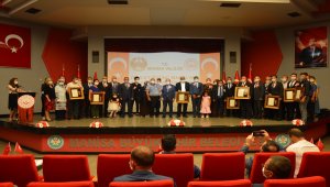 Manisa'da "Devlet Övünç Madalyası ve Beratı" töreni gerçekleştirildi