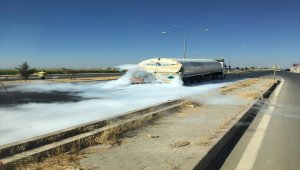 Mardin'de tır, azot yüklü tankere çarptı